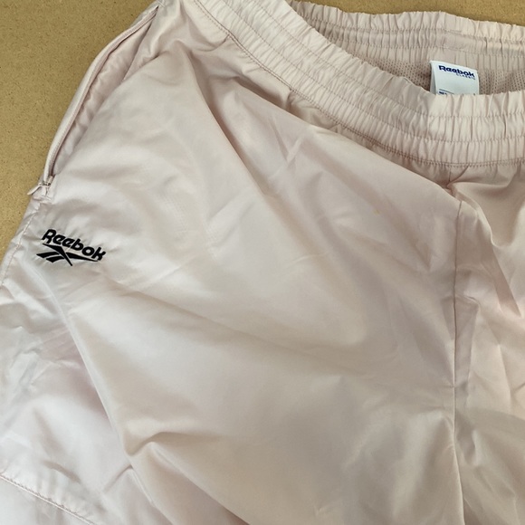 NWOT Reebok Classes Vector Track Pant. Buff Large - Picture 3 of 11